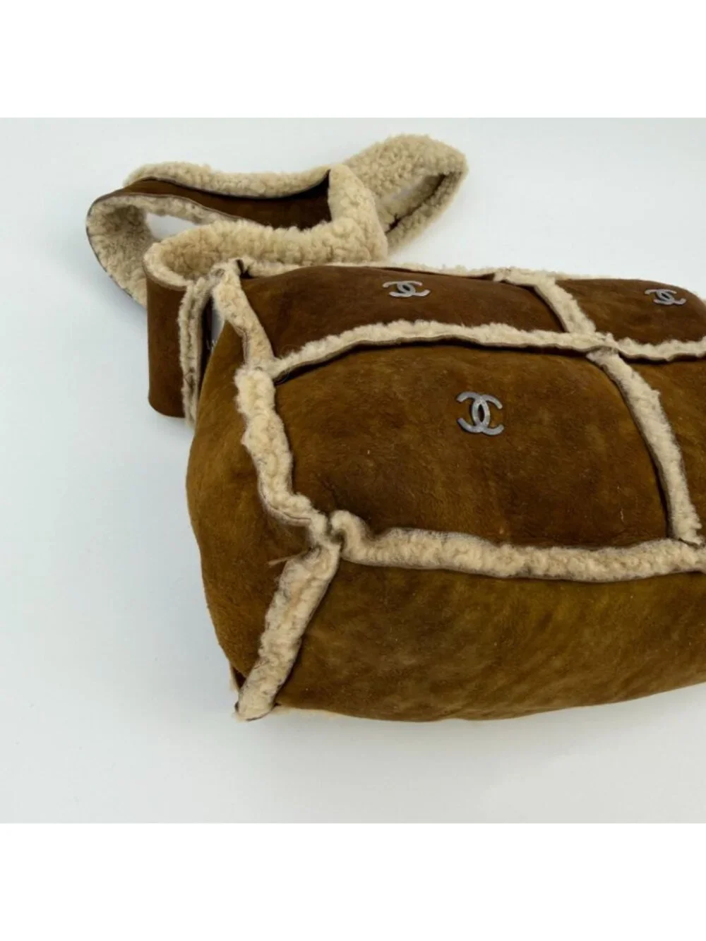 Chanel CC Logo Shoulder Bag Brown Shearling Suede Vintage - Picture 8 of 15